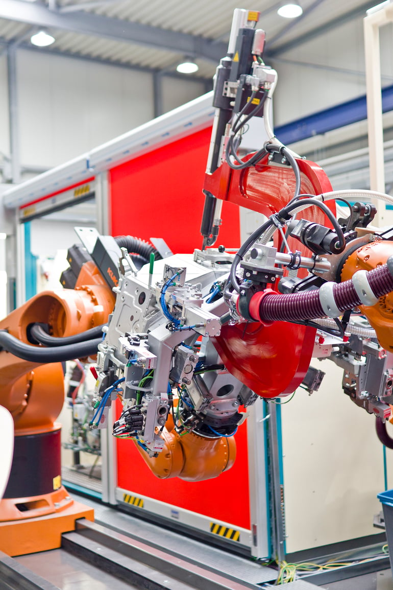 Automatisierte Fügeanlagen: Produktionssystem für das Heck eines hybriden Super-Sportwagens